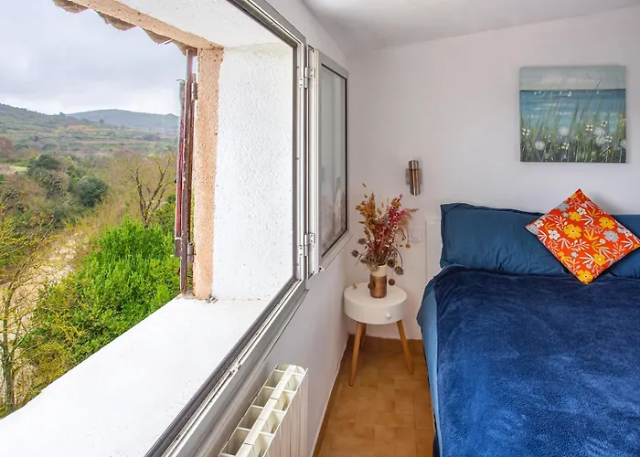 Cosy In Ancient With River And Vineyard Views